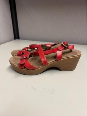Dansko Women's Wedge Red Leather size 40